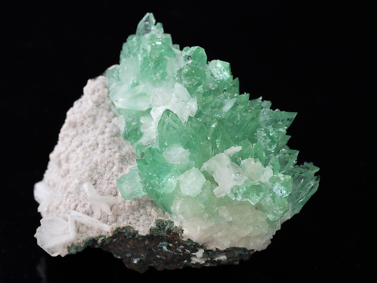 green apophyllite-(KF)